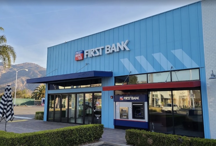 Commercial storefront with floor-to-ceiling glass in Malibu
